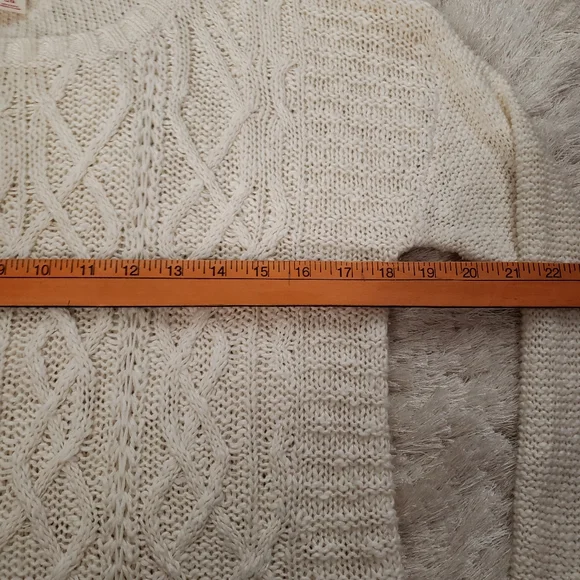 Mossimo L cable knit sweater cream/white - Picture 5 of 7